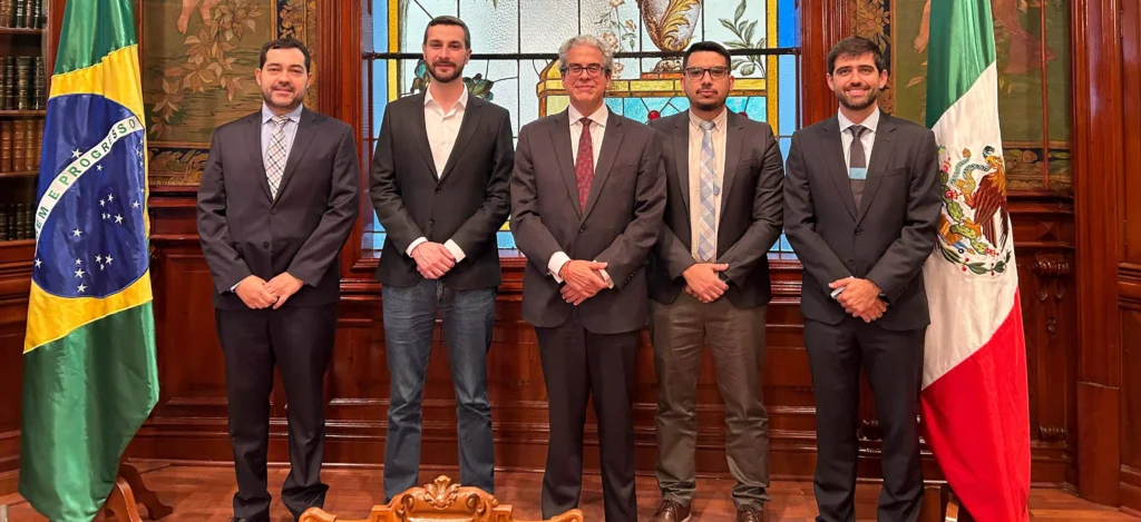 Diretor administrativo da Itaipu apresenta Projeto Moradias no México