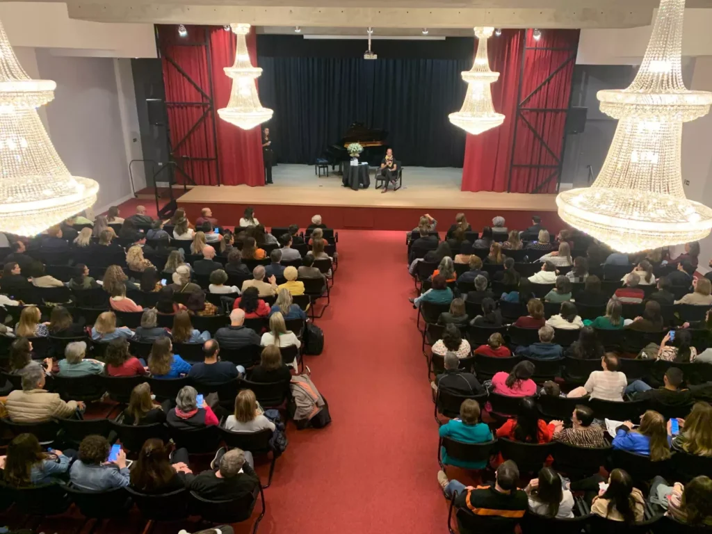 Auditório Regina Casilo se destaca na cena musical de Curitiba