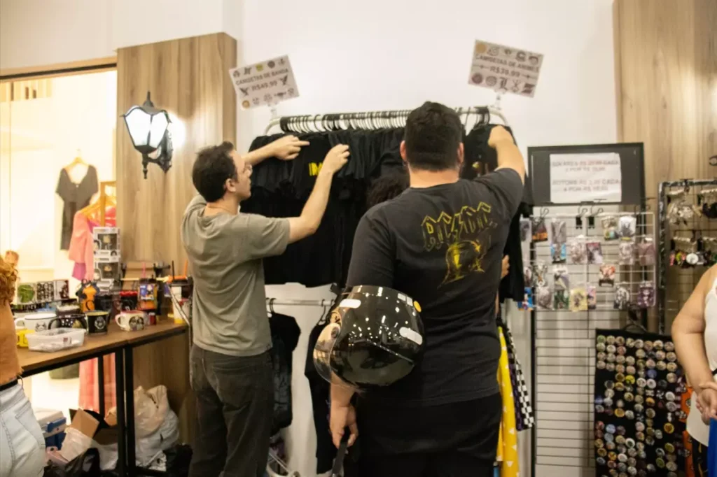 Encontro de Brechós Saí do Armário