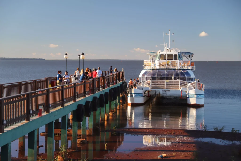 Catamarã, passeios em Foz do Iguaçu foto josé ogura-AENcatamaran foz do iguaçu foto josé ogura-AEN