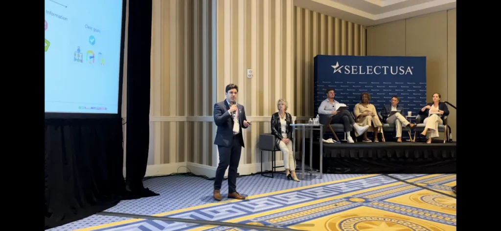 Felipe Sena, sócio da Rivool Finance, se apresentando no SelectUSA Investment Summit
