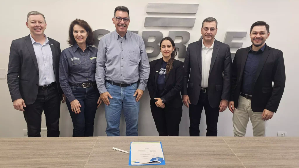 Assinatura do convênio aconteceu na sede do Sebrae/PR, em Curitiba. (Foto: Eduardo Pereira)