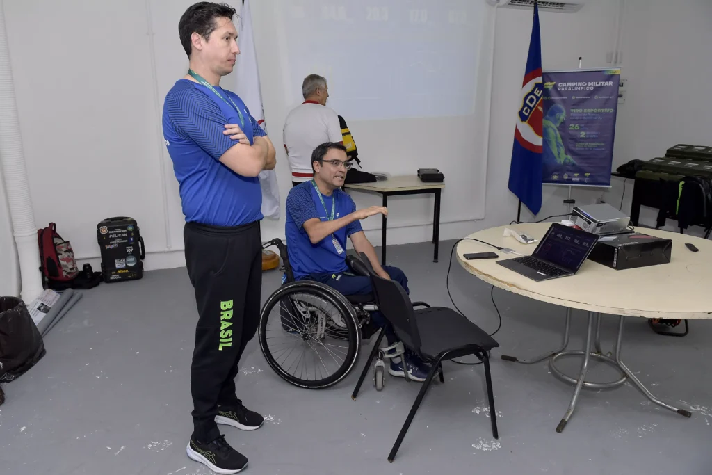 Clinica.TiroE.Militar_DN