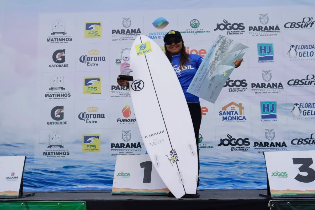 _Juliana dos Santos fica em primeiro lugar na Taça Brasil 5000. Foto. @cabralwaves