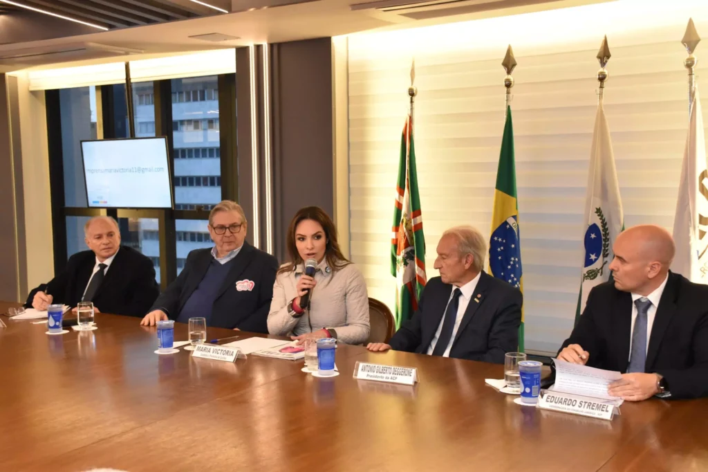 Maria Victoria (PP) defende prefeitura 100% digital em sabatina da ACP