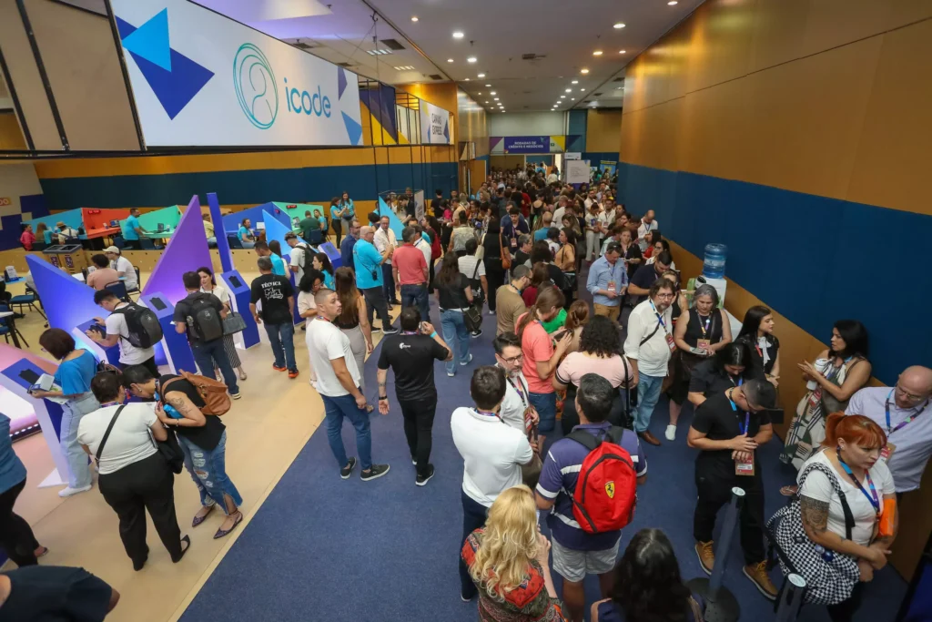 Espaço está à disposição dos visitantes até às 20h de domingo (29).