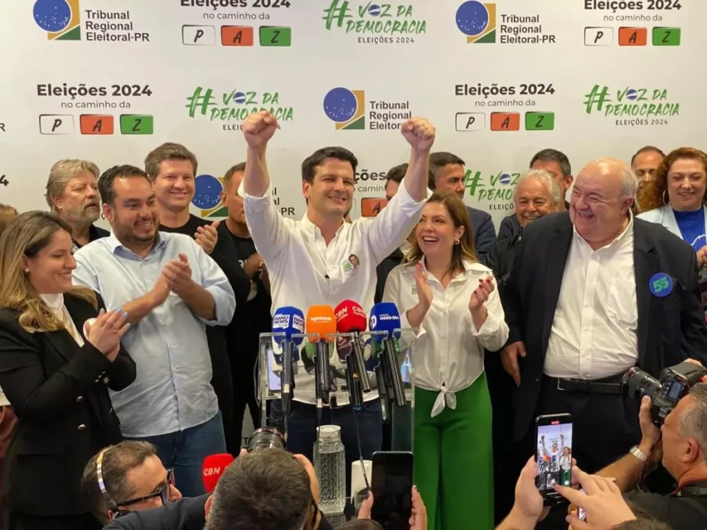 Eduardo e Paulo Martins no TRE foto divulgação