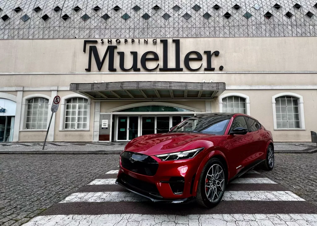 Mustang Mach-e será sorteado no Natal do Shopping Mueller. Foto: Marketing/ Shopping Mueller
