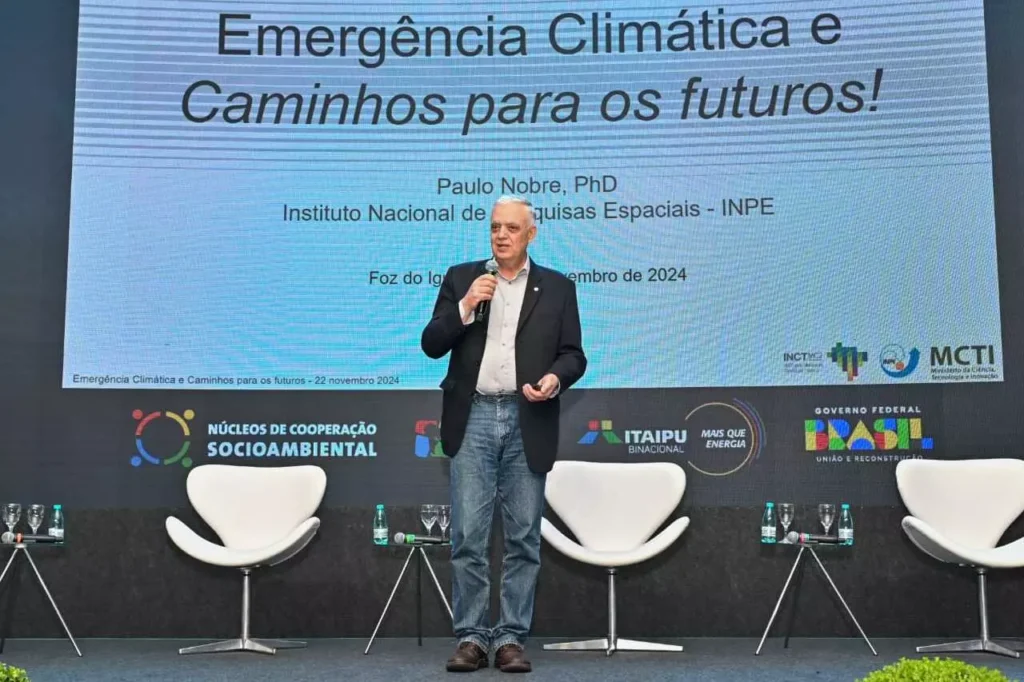palestra do doutor em meteorologia Paulo Nobre. Foto: William Brisida/Itaipu Binacional