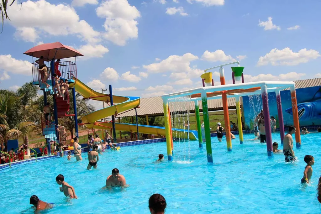 Castelo-Park-Aquatico---Lago-do-Tubarao---foto-por-divulgacao-Castelo-Park-Aquatico