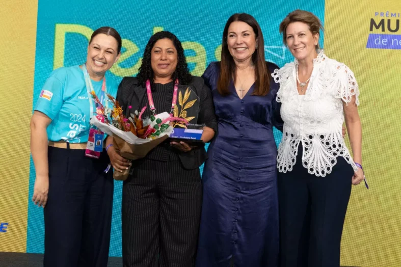Marina Barbieri, coordenadora do programa Sebrae Delas em Santa Catarina, Fabiana Castelari Leme, vencedora na categoria Produtora Rural, Margarete Coelho, diretora de Administração e Finanças do Sebrae, Mônica Monteiro, empreendedora. Foto: Hermínio Nunes.