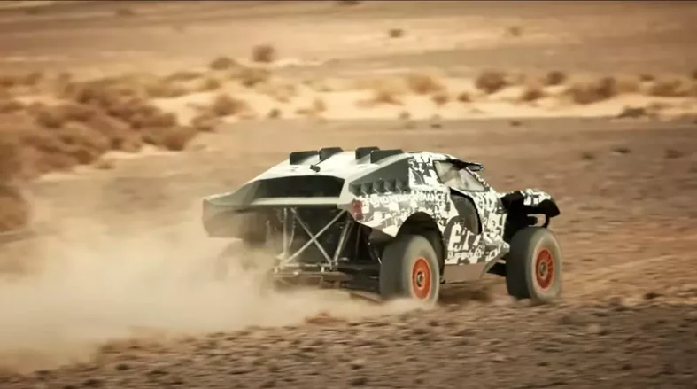  Ford Raptor T1+ vai às dunas do Marrocos