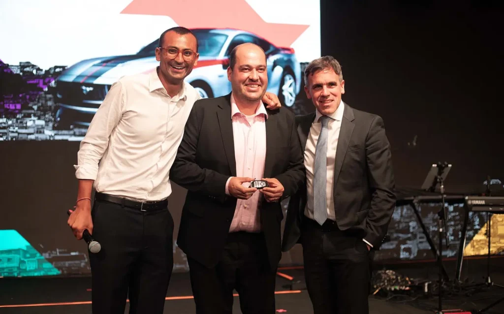 Ford Mustang GT leiloado pela ONG Gerando Falcões