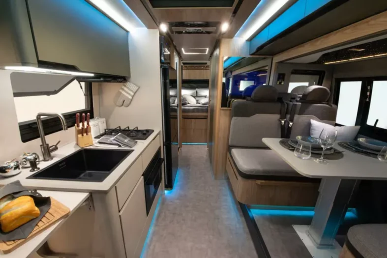 Detalhes do interior do NOMADE, o primeiro motorhome produzido pela Marcopolo