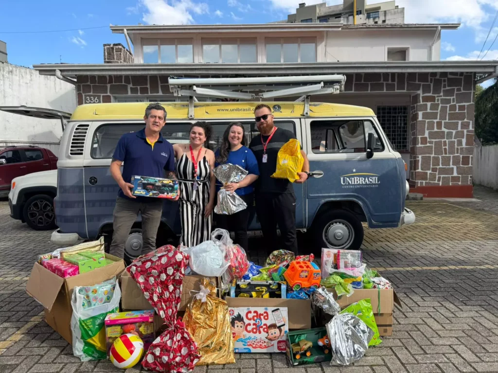 Doações de brinquedos UniBrasil