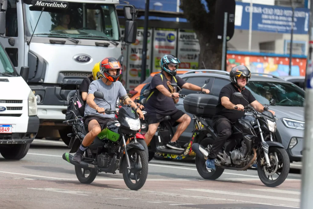 Lei que isenta IPVA de motos até 170 cilindradas é sancionada pelo governador Ratinho Junior Foto: Geraldo Bubniak