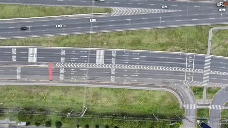 rodovia João Leopoldo Jacomel em frente ao Carrefour
