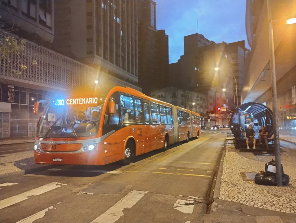 transporte-coletivo-curitiba-dominguera