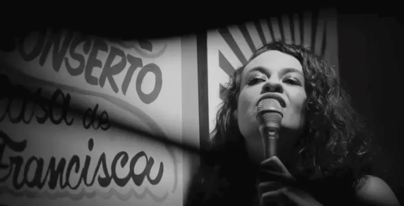 A cantautora e ilustradora Tulipa Ruiz.