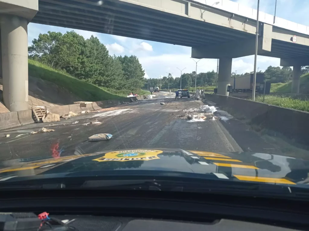 acidente-br116-quatro-barras-2025