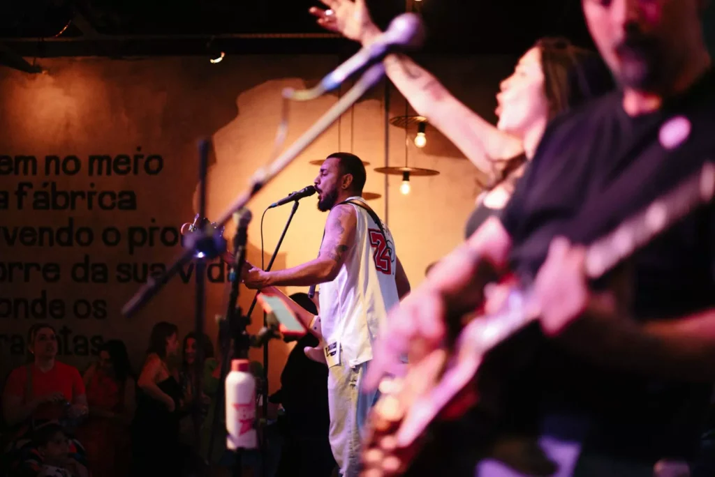 Cred William Kruger Bar da Fábrica da Bastards Brewery promove o '5 Rounds Live - Batalha Bastarda'