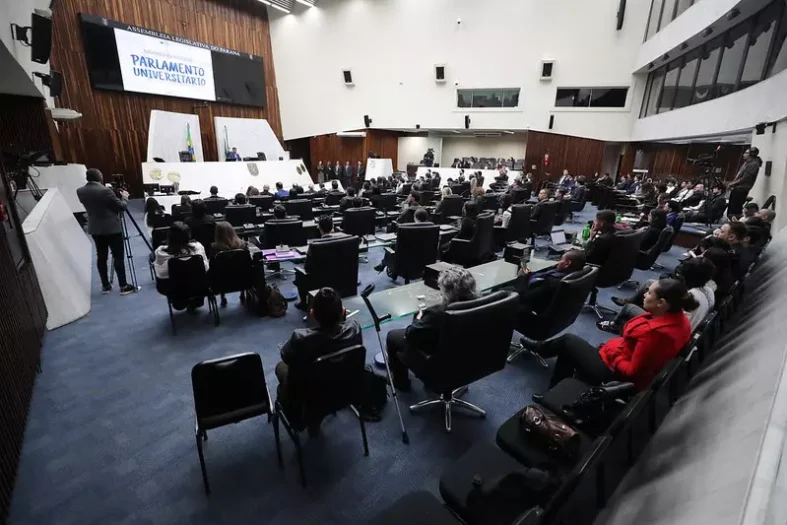 UniBrasil participa do Parlamento Universitário 2025