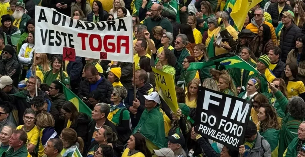 MANIFESTACAO-CURITIBA-7-DE-SETEMBRO