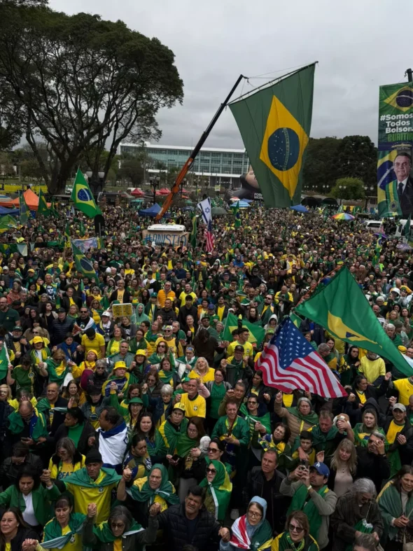 MANIFESTACAO-CURITIBA-7-DE-SETEMBRO