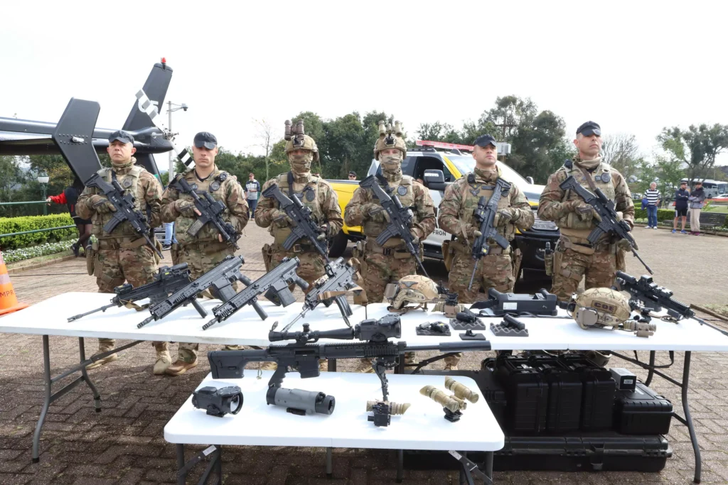 fuzis e policiais_parana