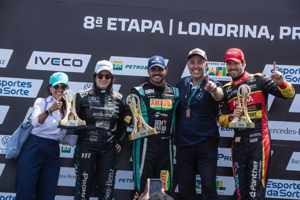 Pilotos ASG Motorsport celebram conquistas em Londrina (Rodrigo Ruiz/RR Media)