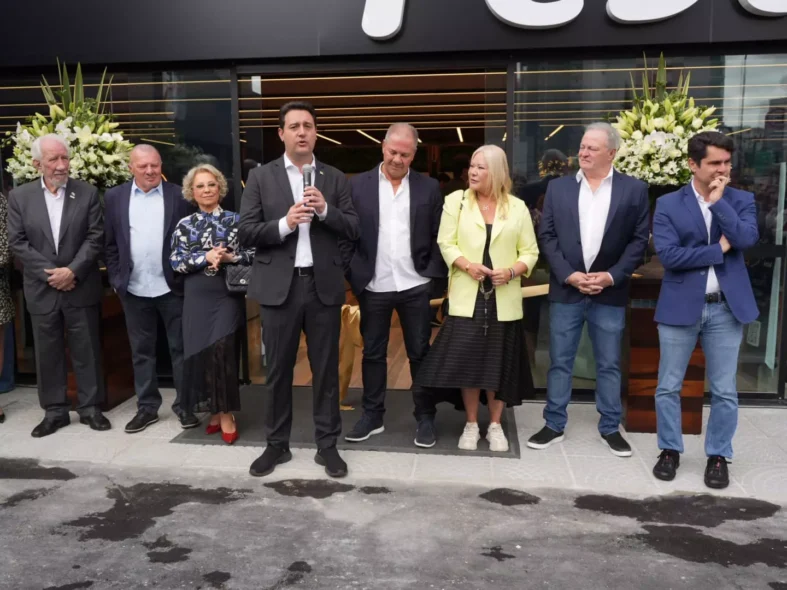 O governador do Paraná, Ratinho Jr., e o presidente da Assembleia Legislativa, Alexandre Cury, compareceram à solenidade de inauguração do Festval Juvevê.Allan Passos