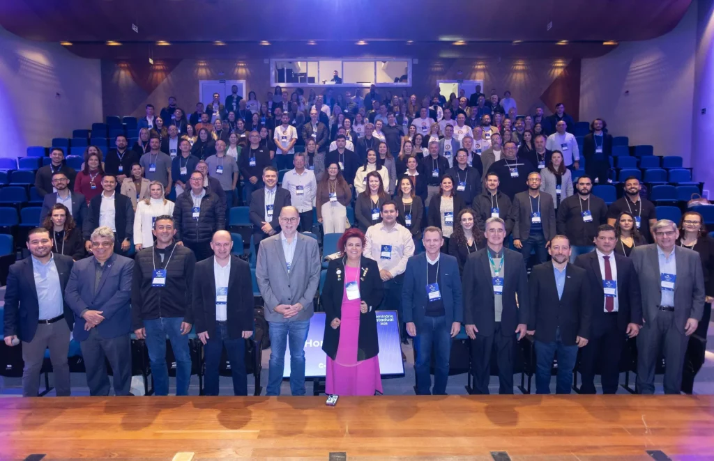 Seminário Estadual da Rede de Secretários 2025 reuniu mais de 150 gestores de 102 municípios paranaenses para troca de experiências e integração de políticas públicas. Fotos: Inove.