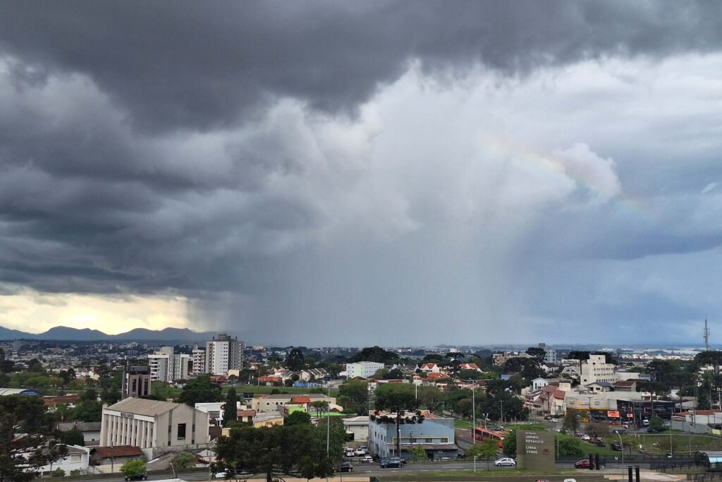 tornados,-supercelulas-ou-microexplosoes:-simepar-explica-fenomenos-na-primavera