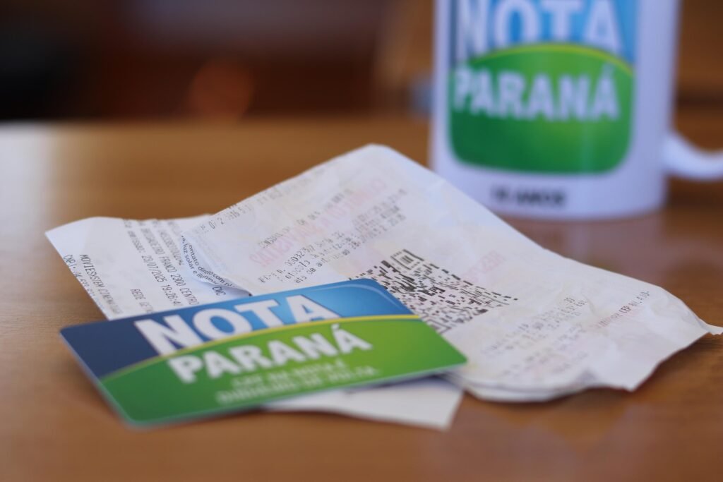 nota-parana-sorteia-mais-de-43-mil-premios-nesta-quinta-feira;-veja-como-acompanhar-ao-vivo