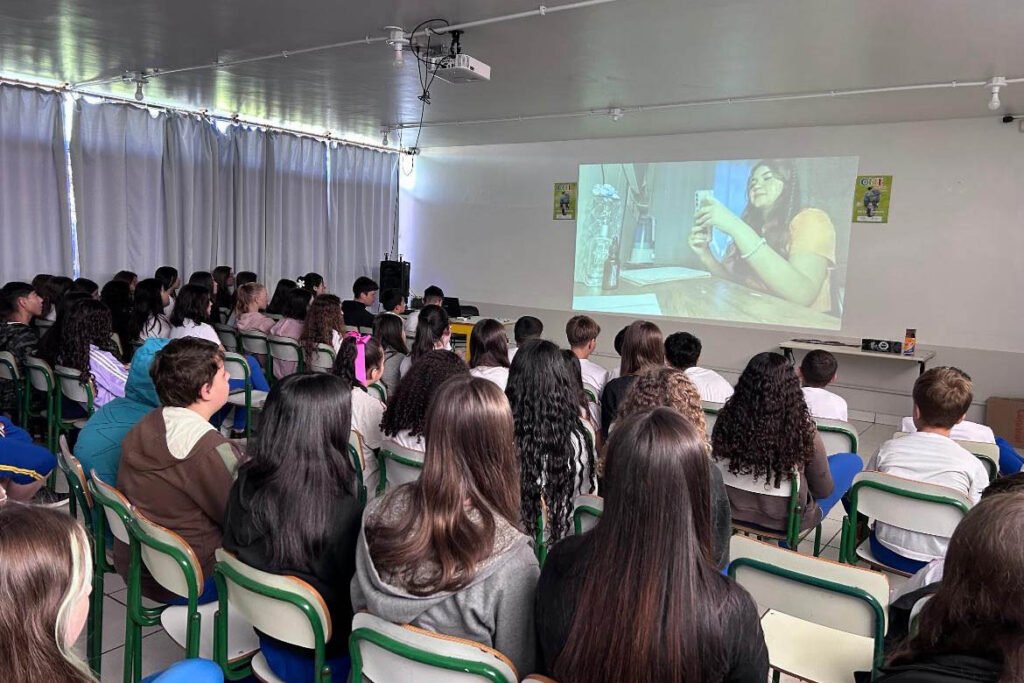 festival-estudantil-de-cinema-ajuda-a-reduzir-bullying-em-colegio-de-coronel-vivida
