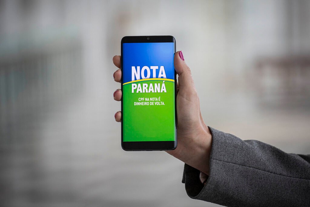r$-1-milhao-de-natal:-nota-parana-sorteia-premio-de-dezembro-nesta-segunda-feira