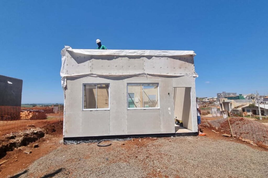 primeira-casa-erguida-pelo-estado-ja-esta-na-fase-de-acabamento-em-rio-bonito-do-iguacu