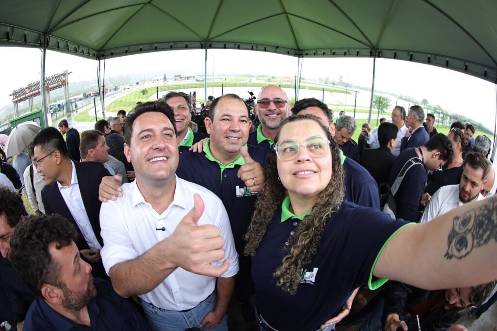 populacao-se-surpreende-com-tecnologia-e-aprova-primeira-viagem-do-bonde-urbano-digital