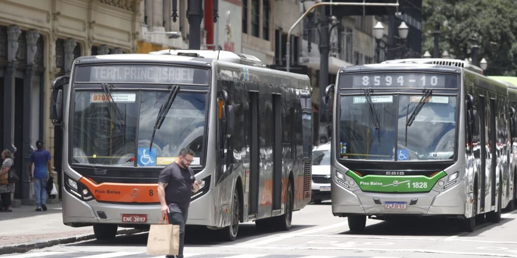 apos-paralisacao,-onibus-circulam-normalmente-em-sp-nesta-quarta-(10)