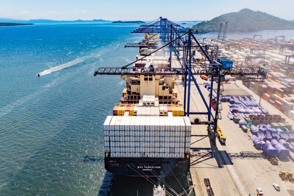 portos-do-parana-bate-recorde-historico-e-ultrapassa-70-milhoes-de-toneladas-em-2025