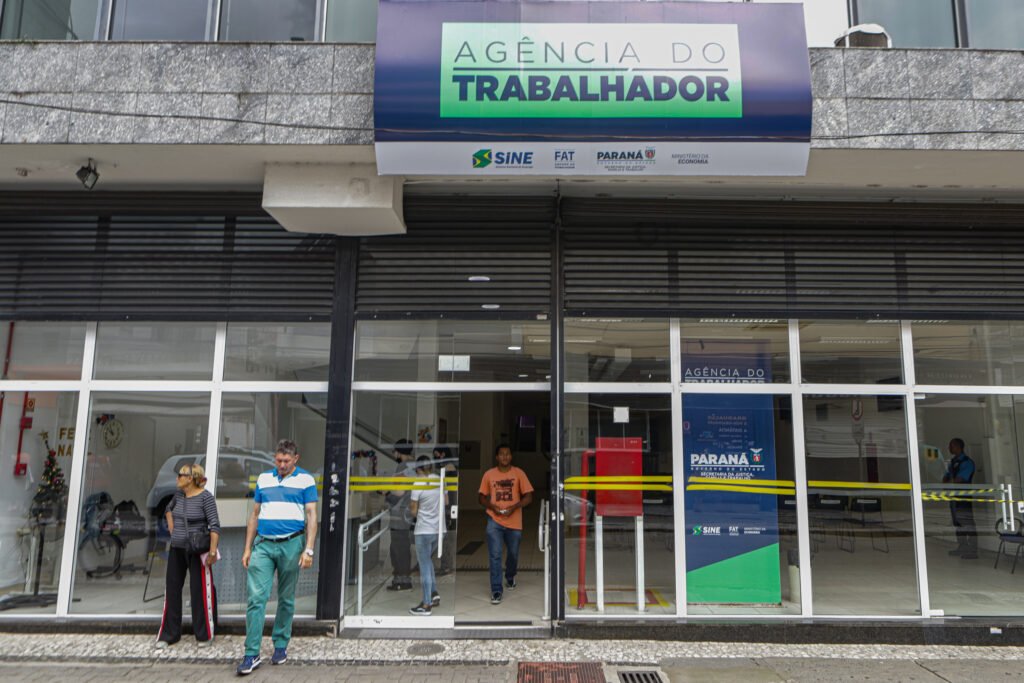 rede-sine-do-parana-encerra-2025-com-lideranca-nacional-na-intermediacao-de-empregos