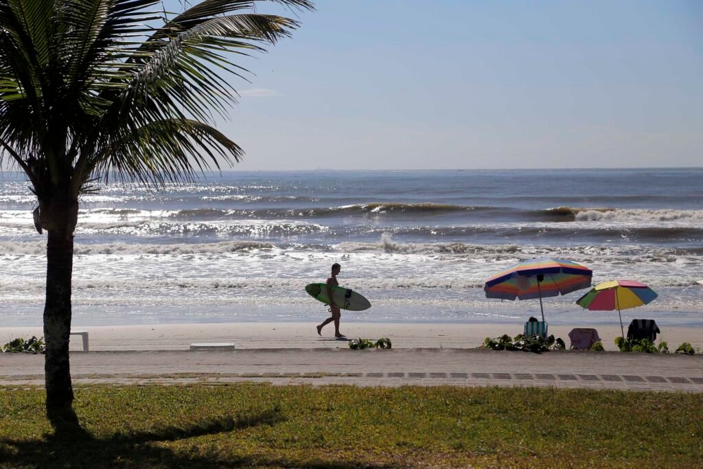verao-comeca-neste-domingo-e-tera-muito-calor-e-chuvas-irregulares-no-parana