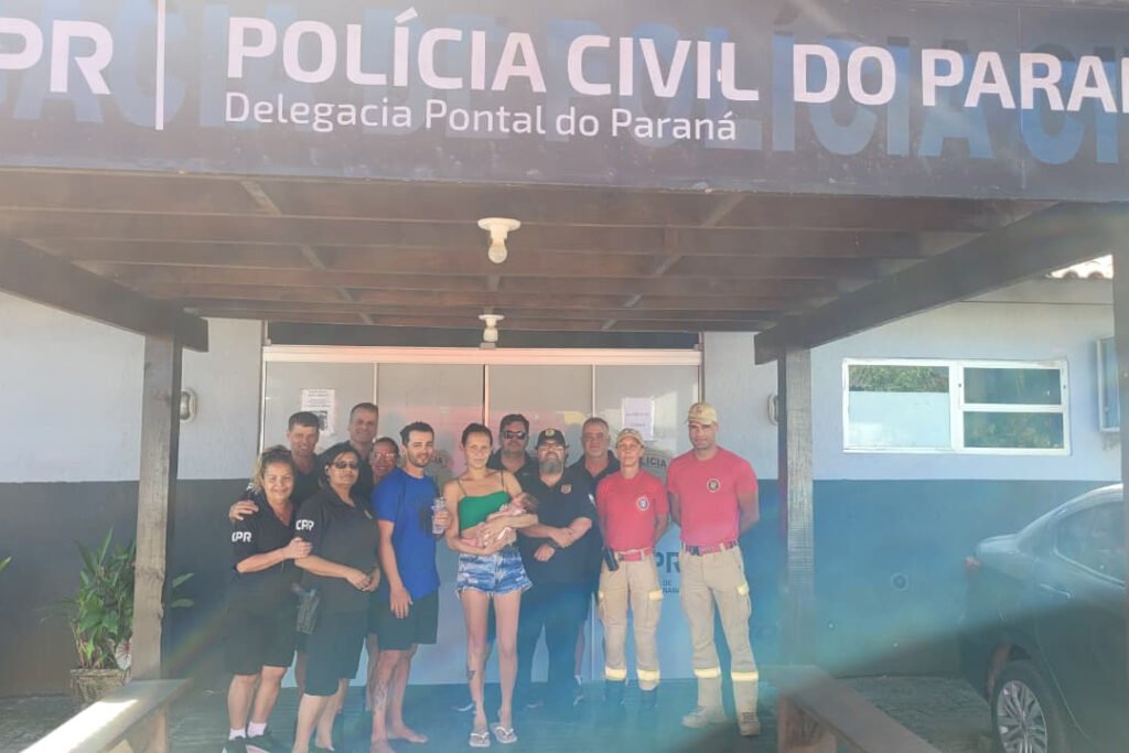 policial-civil-salva-bebe-que-estava-engasgado-em-pontal-do-parana