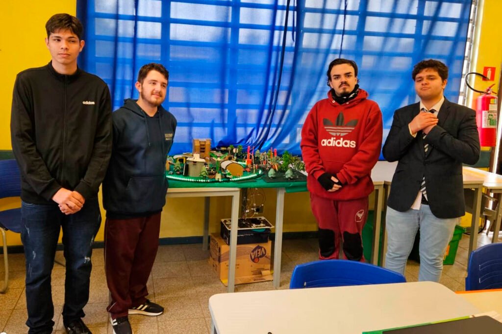 alunos-de-pinhais-desenvolvem-sistema-inteligente-de-seguranca-na-travessia-de-trilhos