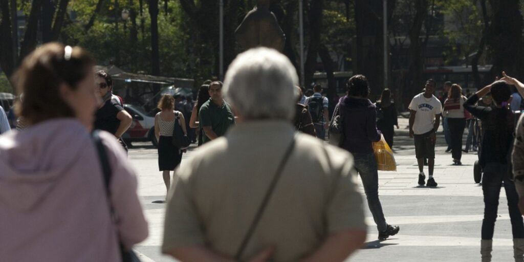 cerca-de-300-mil-idosos-brasileiros-tem-algum-grau-de-tea,-diz-estudo