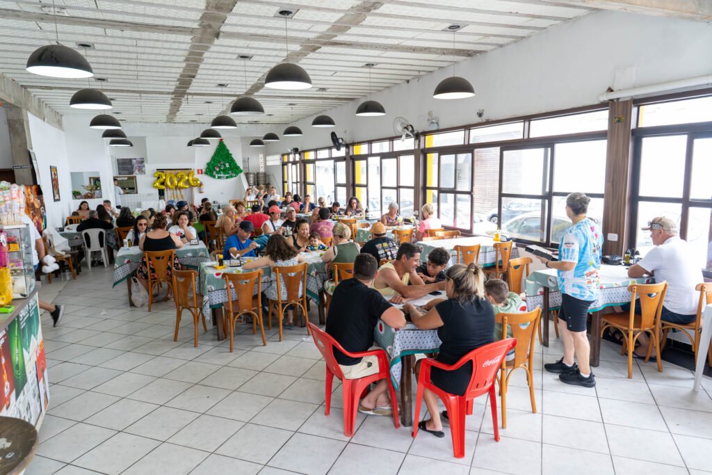 matinhos-teve-100%-de-ocupacao-nos-hoteis-na-virada-e-comercio-cresce-30%-antes-dos-shows