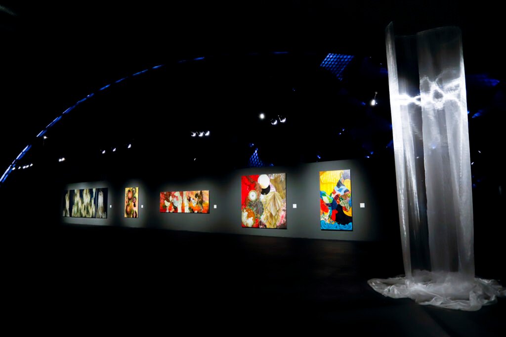 exposicao-“atraves”-vai-para-a-ultima-semana-no-museu-oscar-niemeyer