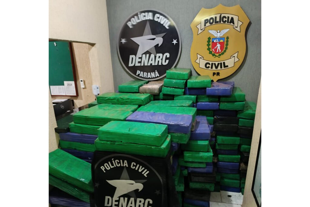 pcpr-apreende-2,5-toneladas-de-drogas-em-area-rural-de-itaipulandia