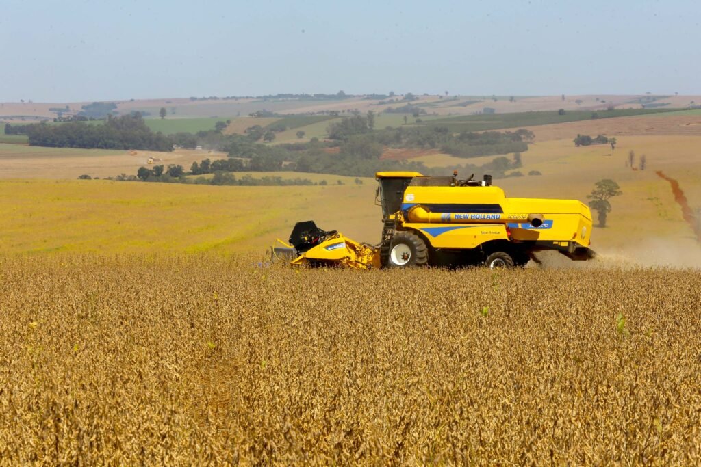 boletim-do-deral-aponta-que-safra-2026-ganha-volume-e-consolida-cenario-positivo-no-parana