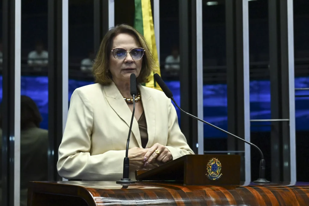senadora Damares Alves (Republicanos-DF)